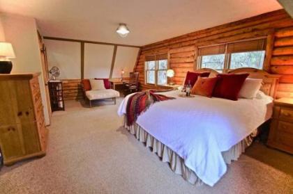 San Jacinto Lodge: Log Home w/ Hot Tub Views! - image 4